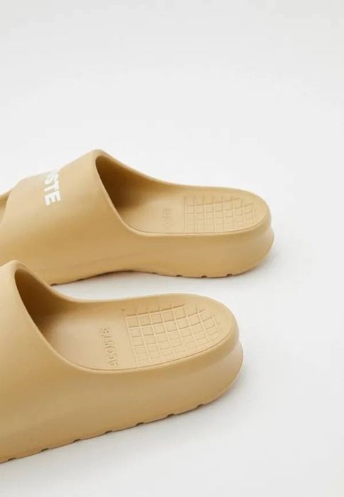 Lacoste шлепки а наличии