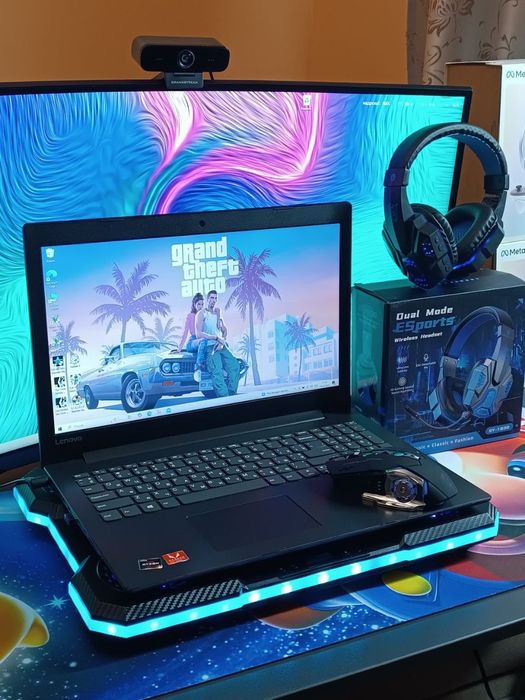 Ноутбук Lenovo 330 / Ryzen 5 + Vega 8