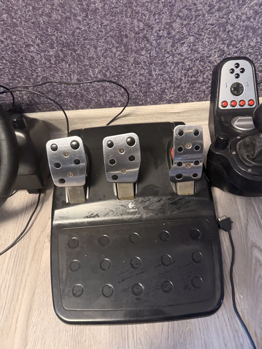 Продам руль Logitech g25