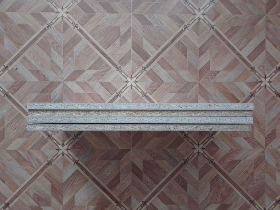 Полки ДСП белого цвета. 28 х 58 х 1,7 см. 4 штуки. Цена за одну полку.