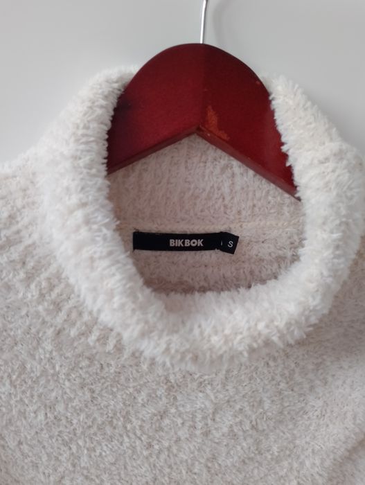 Sweterek z golfem S/M