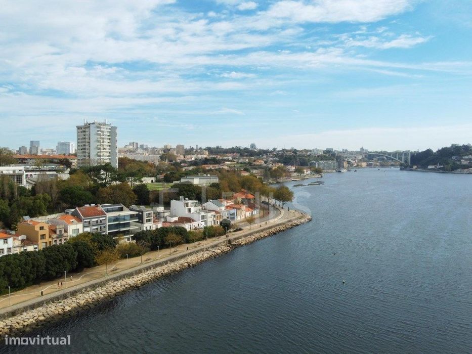 Apartamento T1 com varanda, na Foz do Douro