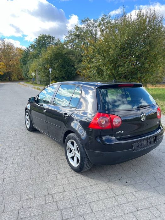 Гольф 5 , нерозмитнений