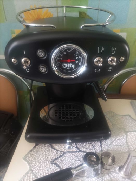 Капсульна кавомашина Illy X1 Anniversary Edition (Black) + багаторазова касула