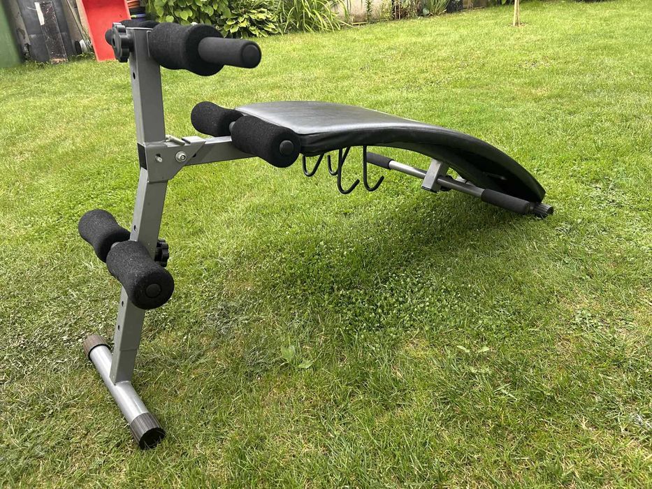 Ławeczka Body sculpture