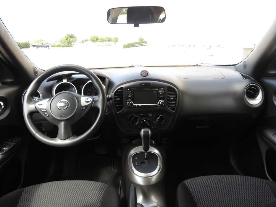 Nissan Juke SV      2016