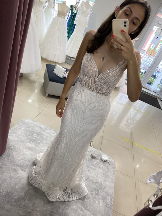 Весільна сукня