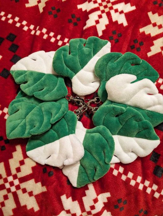 Stylowy brelok w kształcie liścia monstery (HandMade)