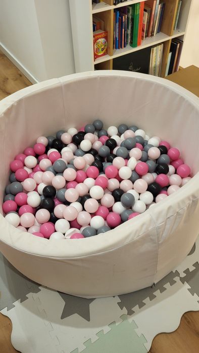 Basen z piłkami dla dzieci