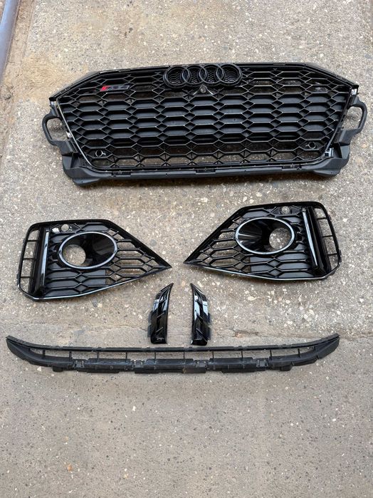 grill krartki zderzaka AUDI RS4 b9 2019- czarny połysk (gloss Black)
