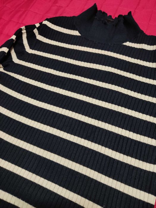 Półgolf w paski granatowo-białe