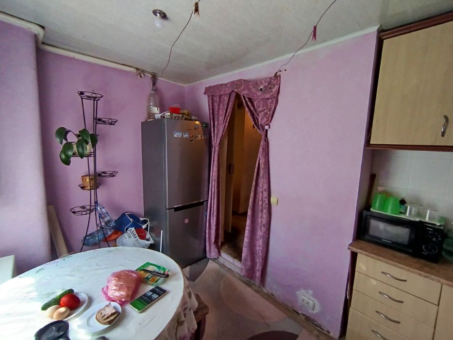 Продається просторий будинок 123м² на два окремих житла 6 cоток р-н Лиса Гора. Автономне опалення  і всі необхідні комунікації. Гараж на 2 автомобілі