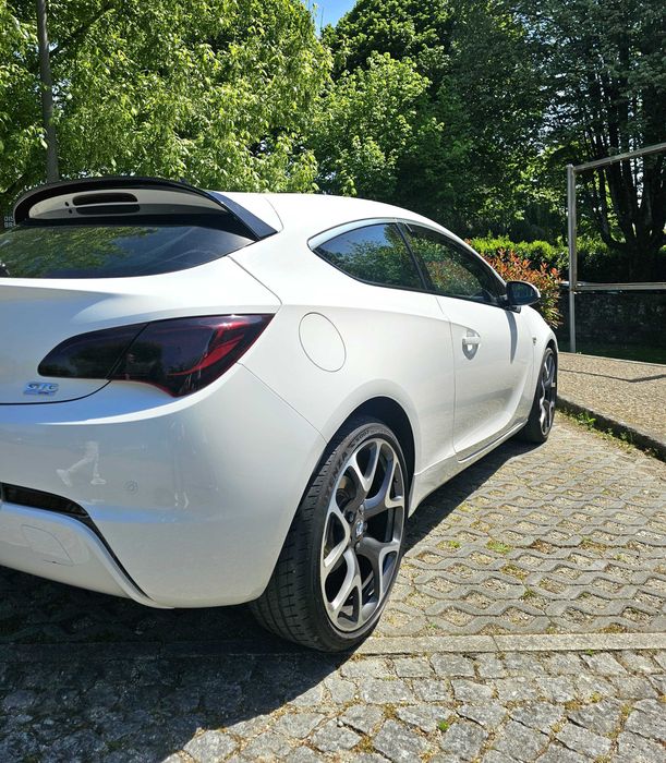Opel Astra J GTC 1.7 diesel Isuzu