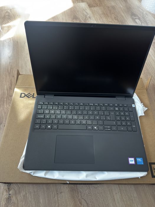Dell 16 DC16250 Core 5 120U / 16GB / 512GB SSD / W11 – NOWY