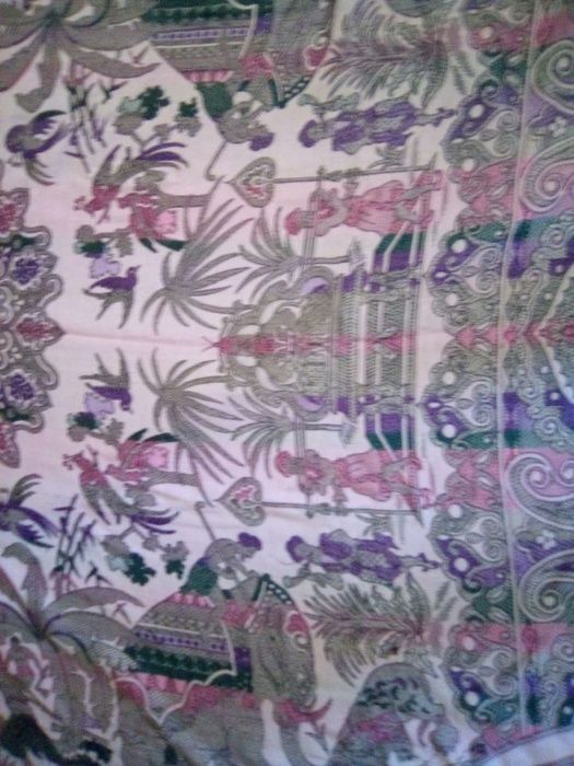 colcha antiga em seda bordada á mao