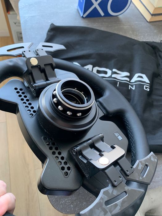 Moza CS V2P - ігровий руль