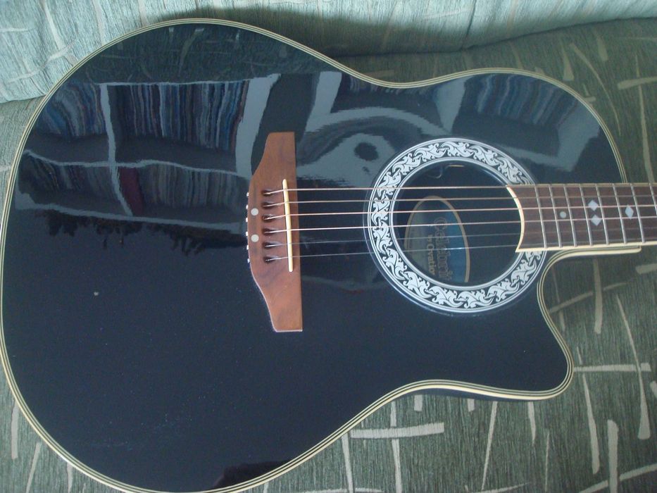 Продам электроакустическую гитару