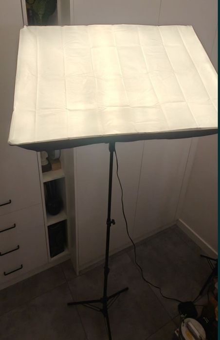 Lampa fotograficzna ze statywem