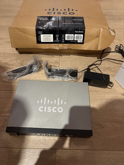 Router Cisco rv325
