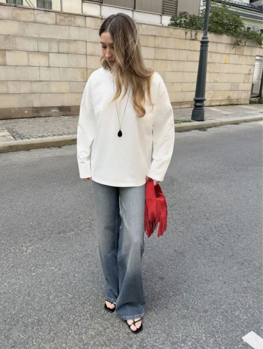 Базовий жіночий лонгслів — ідеальна основа гардеробу