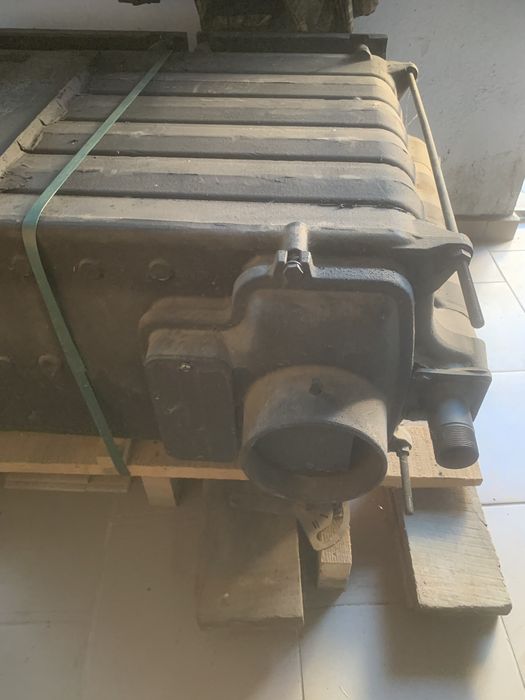 Котел, чавунний твердопаливний