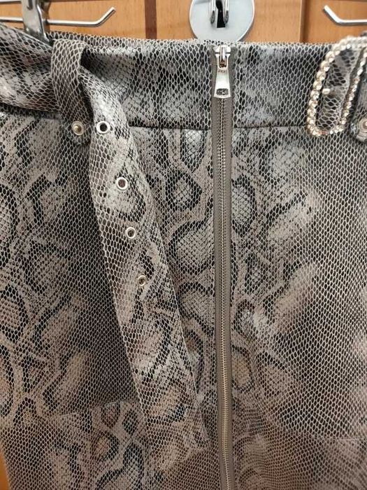 Minissaia é da marca italiana Trash and Luxury