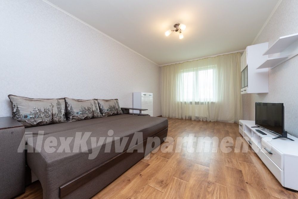 Подобово. 2х кімнатна,квартира на ВДНГ,Генератор!Метро Іподром,Теремки