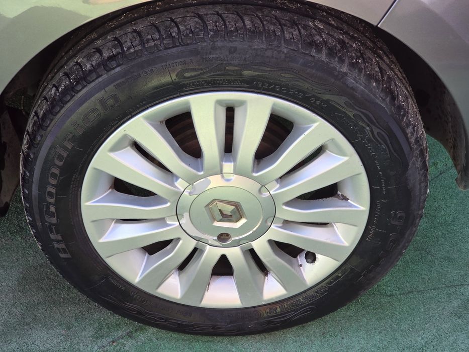 Renault clio (Em muito boas condicões)