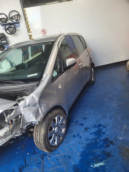 Mitsubishi Colt, 1124cc, de 2010 ás peças.