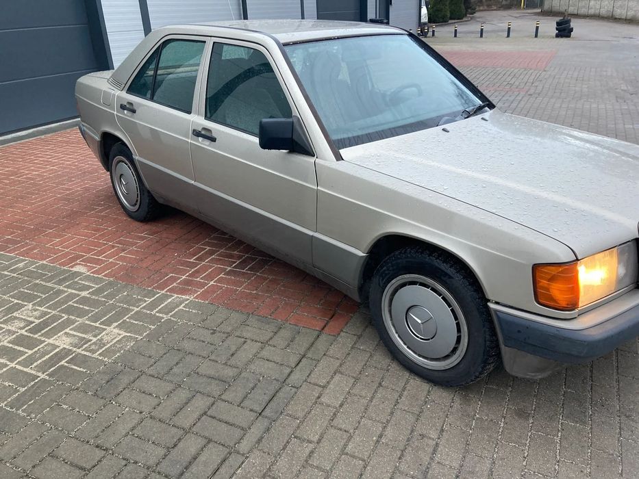 Mercedes-Benz Seria 190