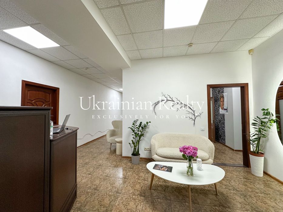 Комерційне приміщення в центрі Борисполя, вільного призначення