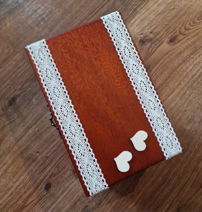 Duża szkatułka na biżuterię drewniana