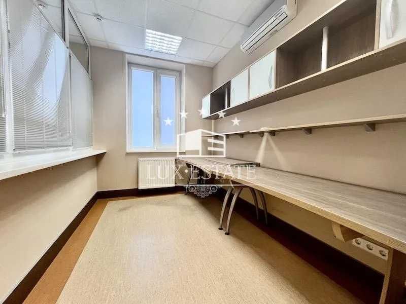 Продажа помещения 215 м2 пер. Лопатиский, метро Коституции