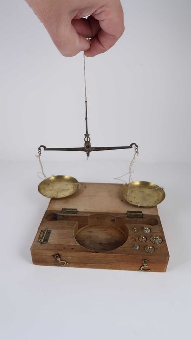 Balança de precisão de Séc. XIX