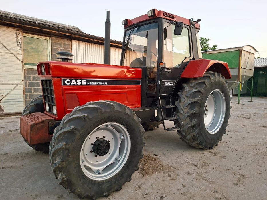 Case International 1255 XL  legenda