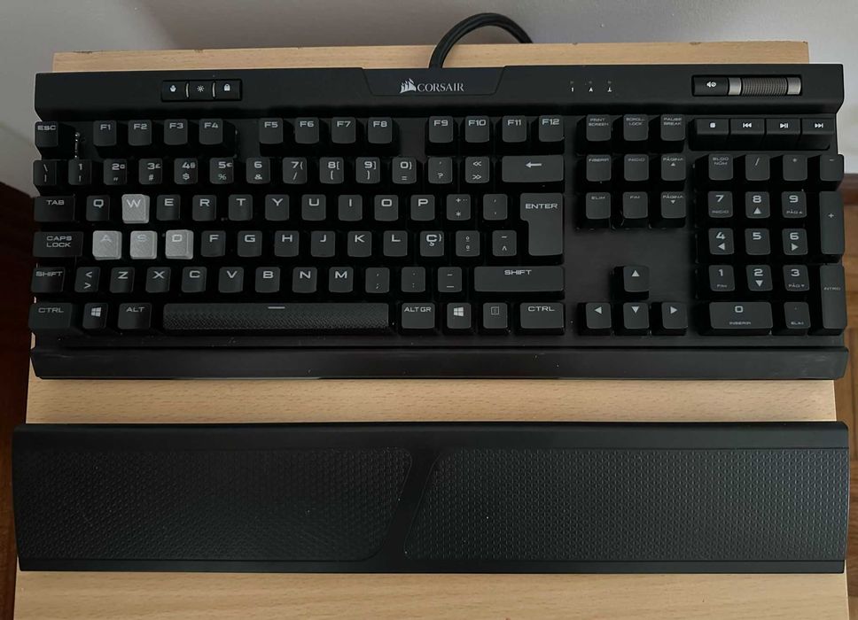 Teclado Corsair K70 MK.2 Layout PT