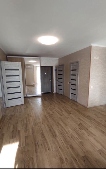 Продам двокімнатну квартиру Калинівка Фастівський райо ЖК. Калинатаун.