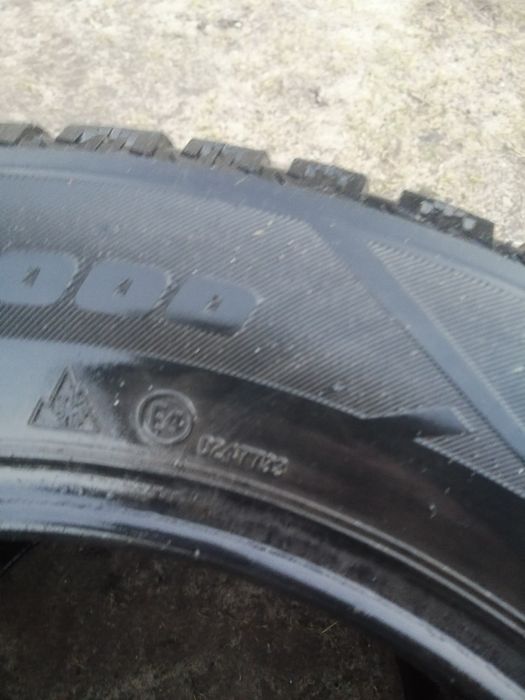 Продам зимнюю резину Bridgestone