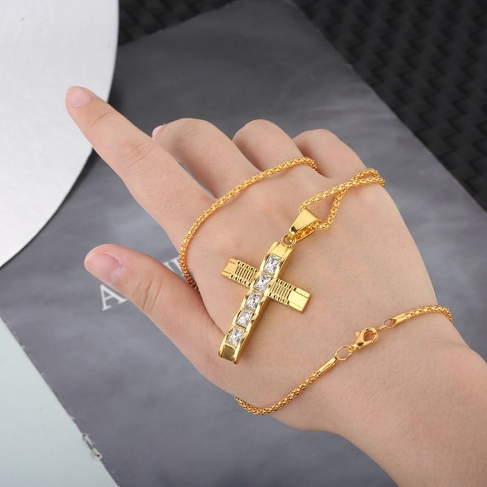 Złoty naszyjnik łańcuszek zawieszka Krzyż