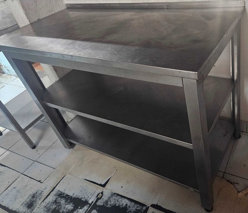 Bancada de Trabalho em Inox Profissional com 2 Prateleiras Inferiores