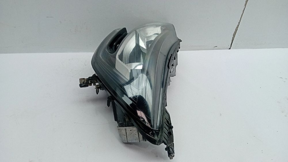 Ótica / farol esquerda RENAULT Megane IV (B9A/M_)
