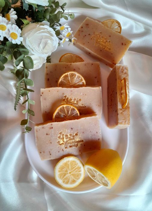 Naturalne mydło cytrynowe ręcznie robione.
