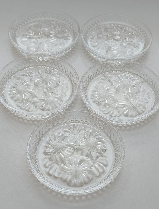 Pratinhos de vidro transparente