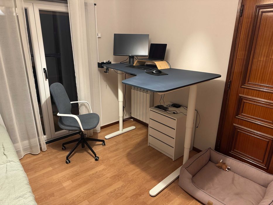 A secretária sentado/em pé Ikea Bekant 160x110