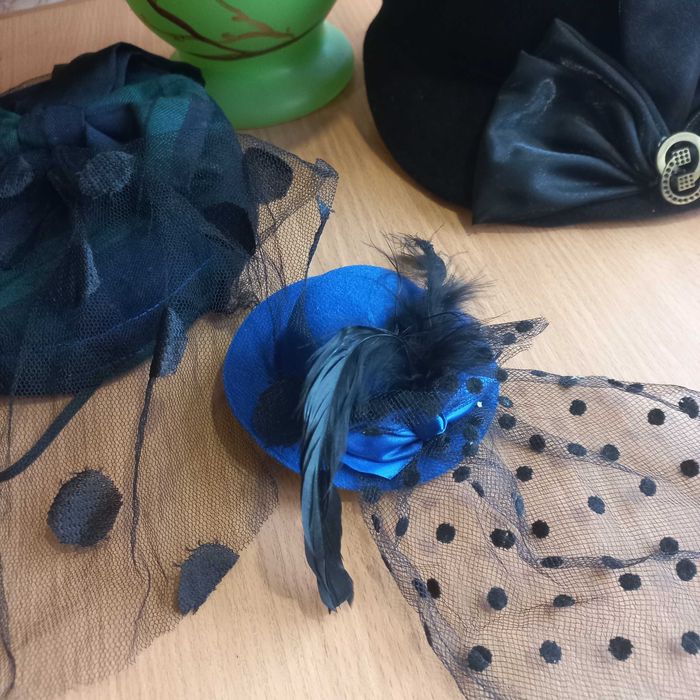 Жіночі капелюшки. Фетр. Таблетка з вуалью. Капелюшок-обруч