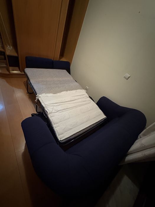 Sofá-cama de dois lugares