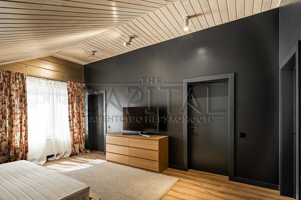 Оренда будинку з басейном у Київ Riverside Family Club