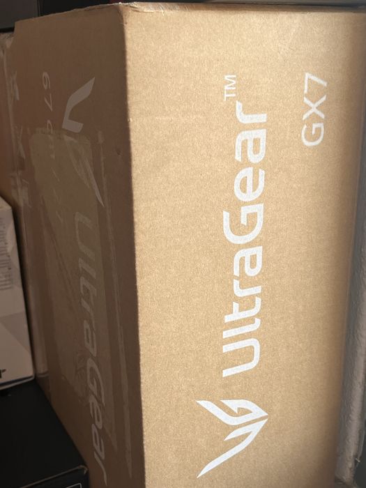 Monitor LG UltraGear OLED 27” 240Hz – Impecável (como novo)
