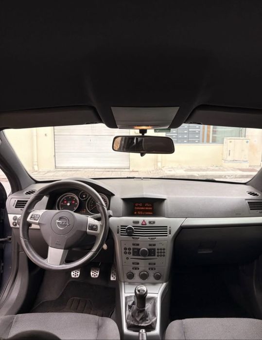 Opel Astra GTC 1.3