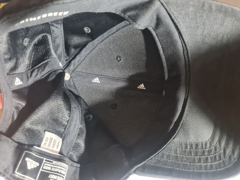 Boné Adidas original preto - Como novo